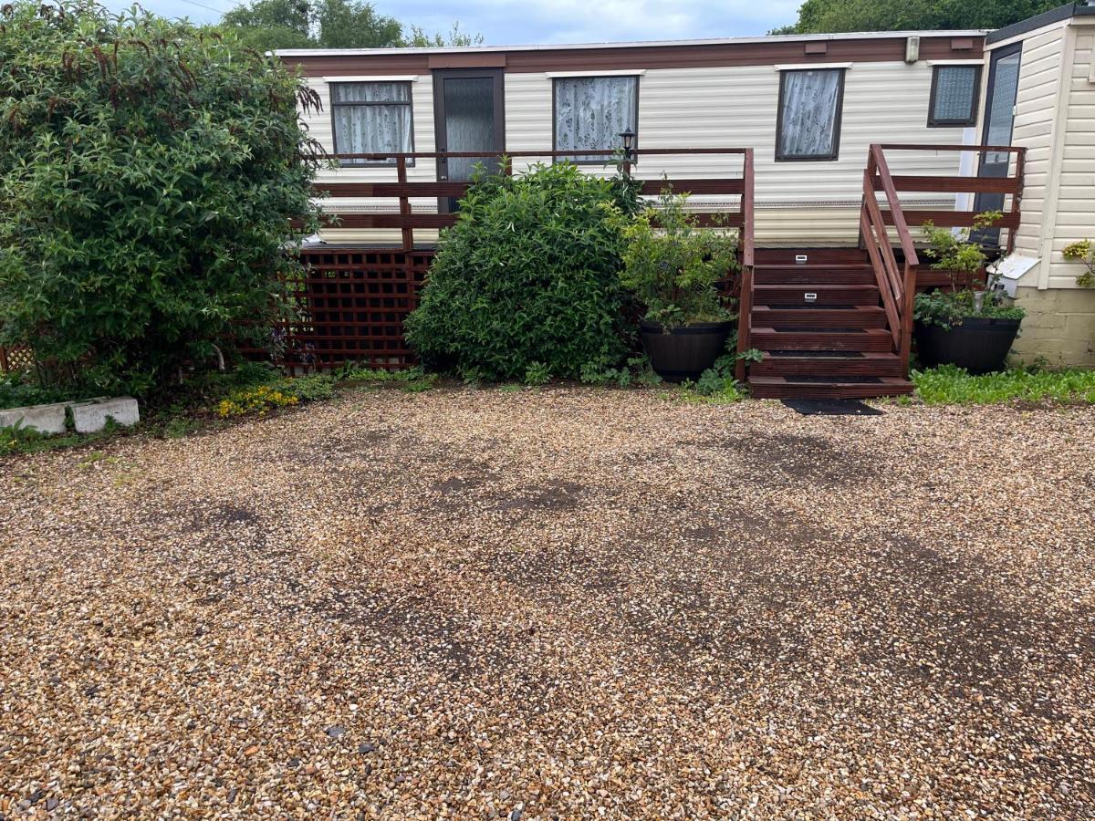 Private Holiday Home In Calm Site Wootton Bridge (Isle of Wight) Exterior photo